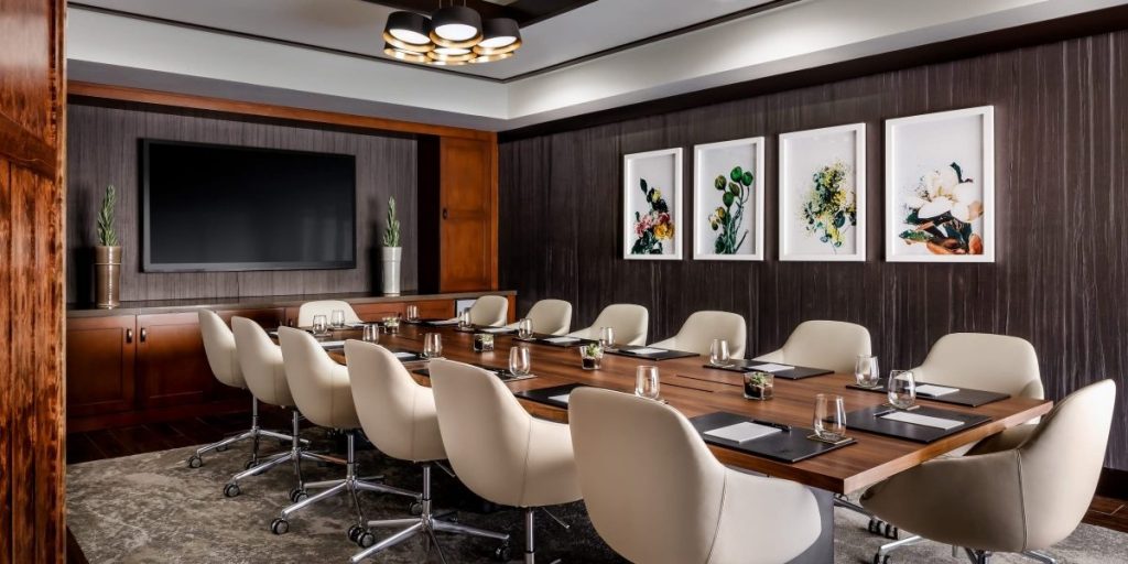 Five Benefits of Meeting Room Rentals